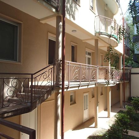 Lea Apartment Белград Екстериор снимка