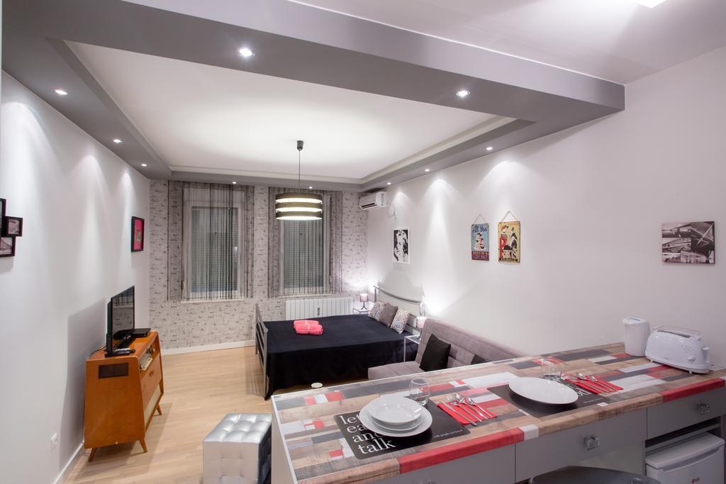 Lea Apartment Белград Екстериор снимка