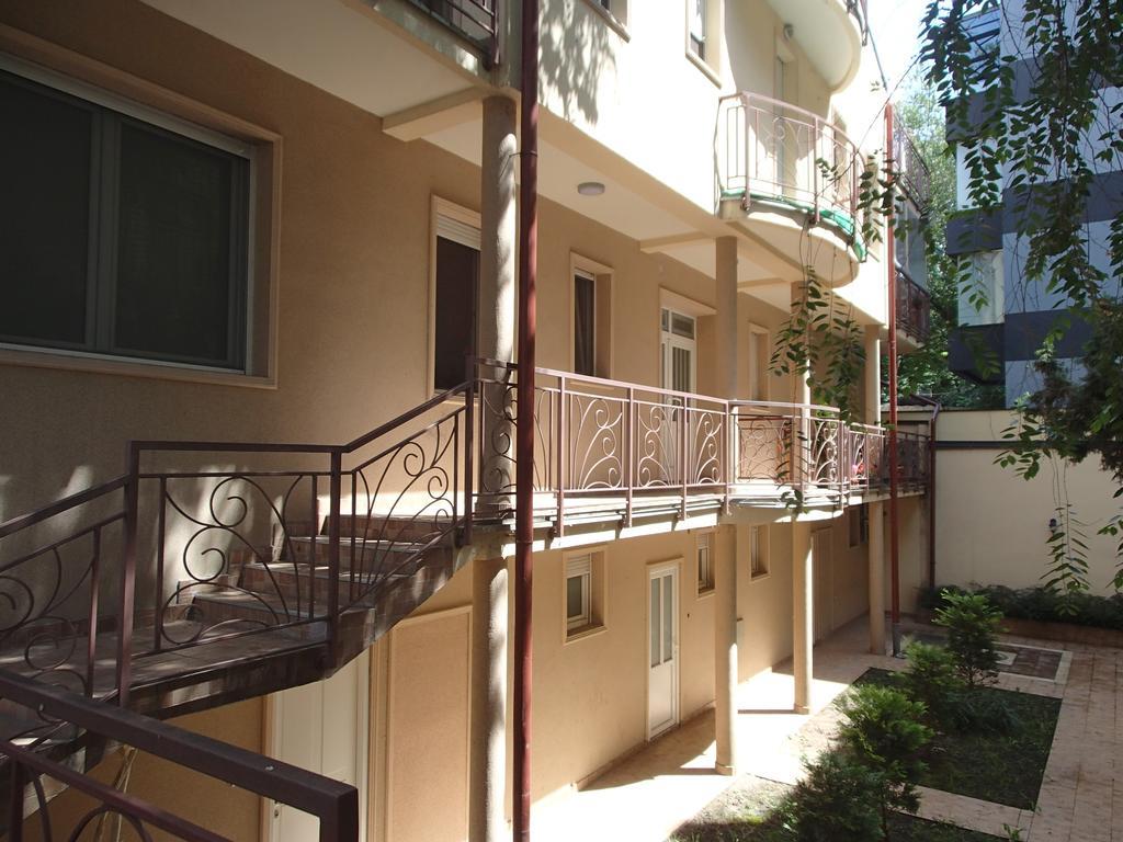 Lea Apartment Белград Екстериор снимка